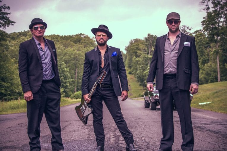 Dustin Douglas & The Electric Gentlemen, Break It Down, Album review, Martine Ehrenclou, Rock and Blues Muse