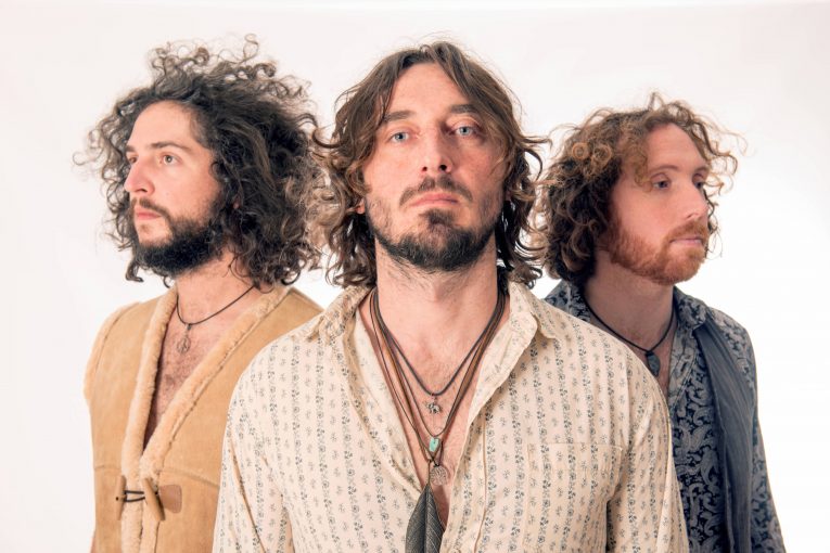 Willie & The Bandits, new single, 'Four Million Days', rock and roll, blues-rock, Rock and Blues Muse, Martine Ehrenclou