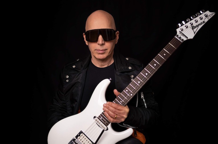 Joe Satriani photo