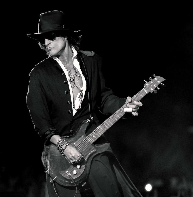 Joe Perry photo