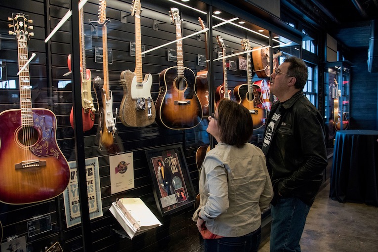 Vince Gill Songbirds Museum photo