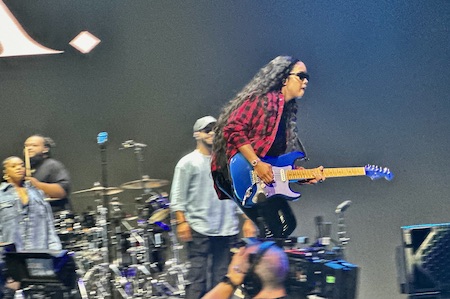 H.E.R, photo, Crossroads Guitar Festival