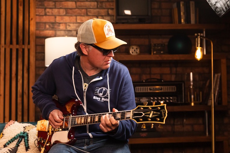 Joe Bonamassa, photo, 1963 SG custom