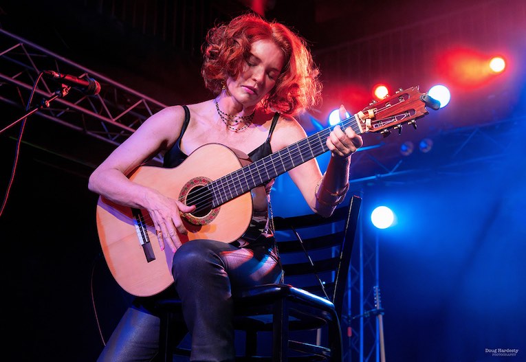 Sue Foley, photo, Maybelle's Guitar