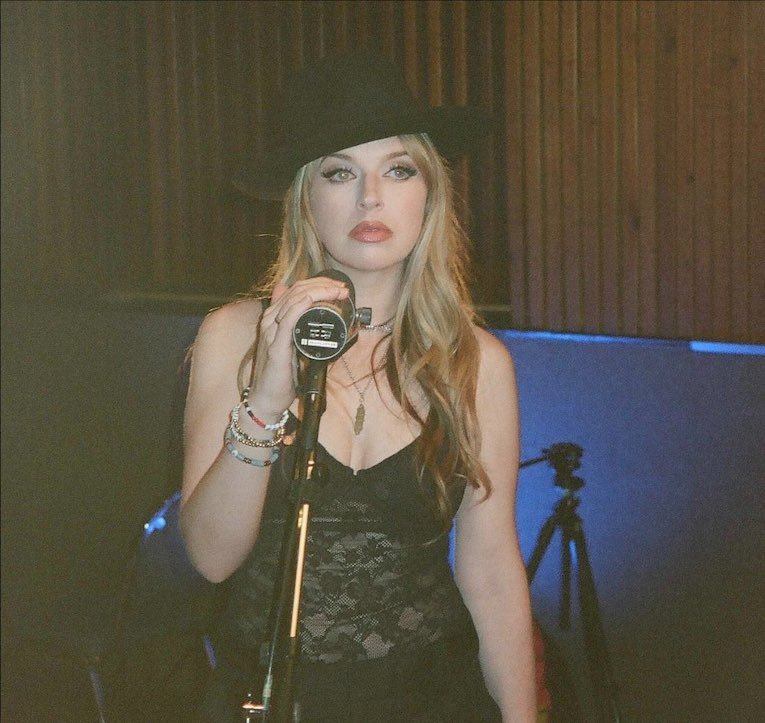 ZZ Ward, photo, Mother