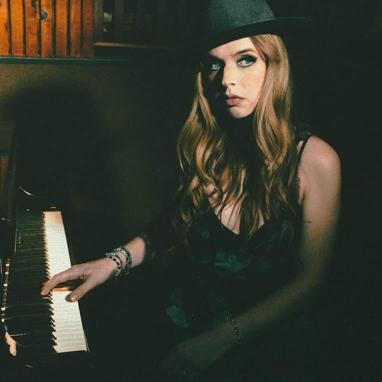 ZZ Ward, photo, Naked In The Jungle