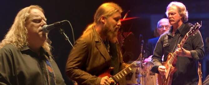 Tedeschi Trucks Band, Warren Haynes, photo, She Came In Through The Bathroom Window