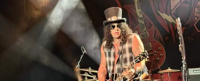 Slash, photo 'Live At The S.E.R.P.E.N.T. Festival '