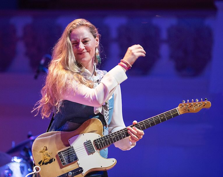Joanne Shaw Taylor, photo, Cadogan Hall, London, gig review
