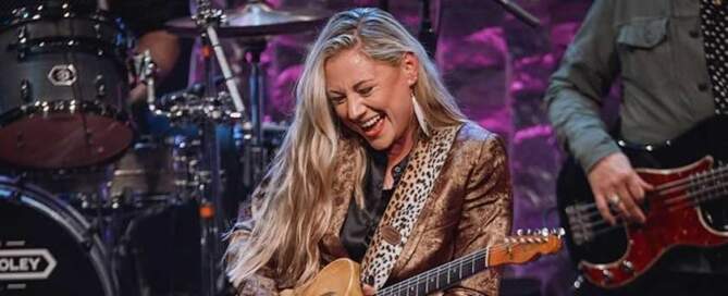 Joanne Shaw Taylor, “Irish Christmas In New York”, photo